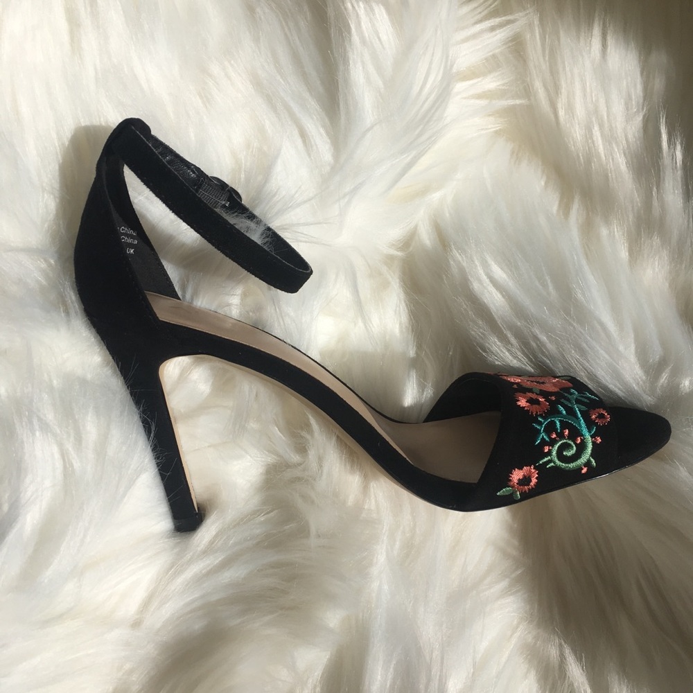NWOB 🏷 ALDO Black Floral Heels - Picture 4 of 5